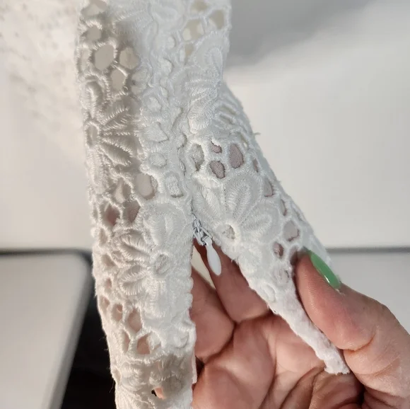 Talbots Embroidery Lace Top, Size 6 - Picture 3 of 7